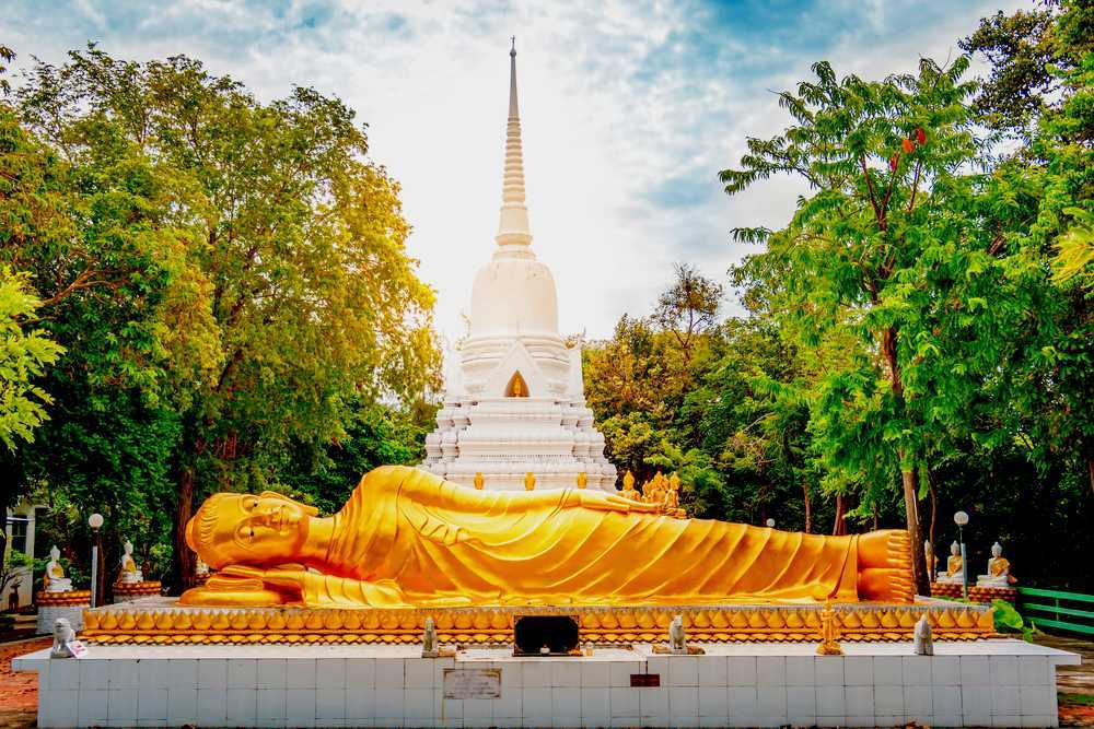 Kunjungi Pagoda Laem Sor